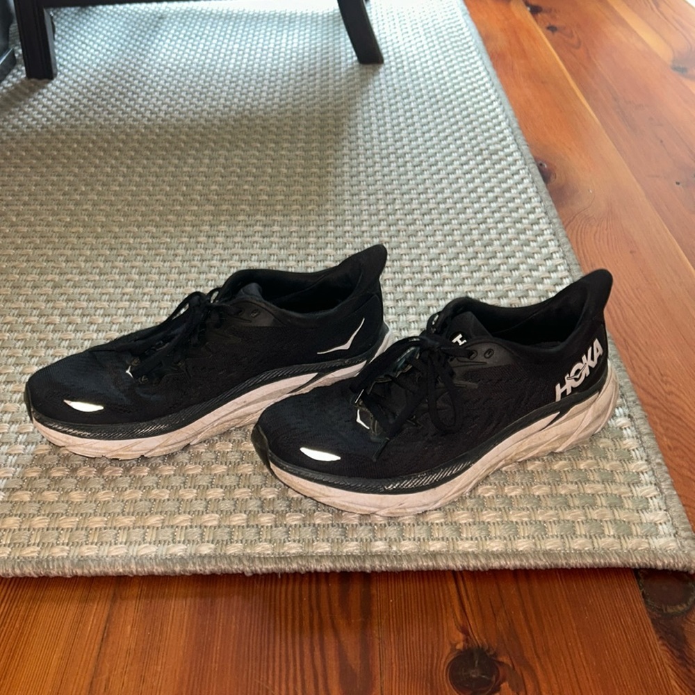 Hokas Clifton 8